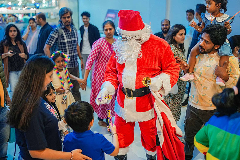 Santa Meet & Greet - 6th to 7th & 20th to 25th December 2025